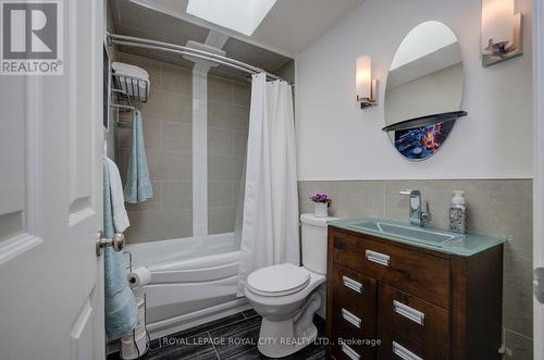 20 Wildan Drive, Hamilton, ON - Indoor Photo Showing Bathroom