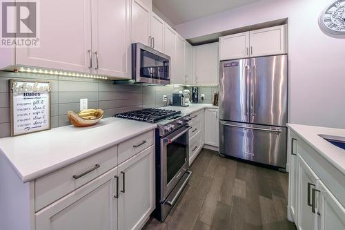 9563 Jensen Road Unit# 102, Lake Country, BC - Indoor Photo Showing Kitchen