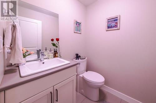 9563 Jensen Road Unit# 102, Lake Country, BC - Indoor Photo Showing Bathroom