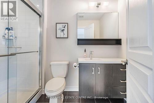 411 Hardwick Common, Oakville, ON - Indoor Photo Showing Bathroom