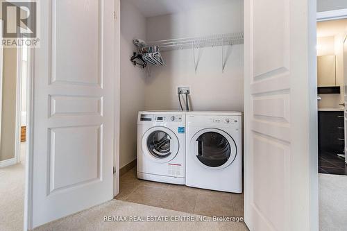 411 Hardwick Common, Oakville, ON - Indoor Photo Showing Laundry Room