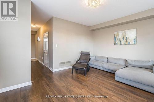 411 Hardwick Common, Oakville, ON - Indoor Photo Showing Living Room