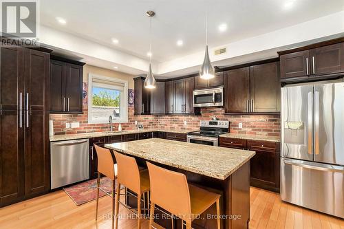 155 Clare Street, Ottawa, ON - Indoor Photo Showing Kitchen With Upgraded Kitchen