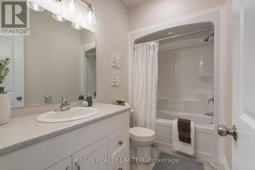 134 Graydon Drive, South-West Oxford (Mount Elgin), ON - Indoor Photo Showing Bathroom