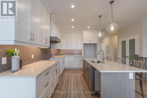 134 Graydon Drive, South-West Oxford (Mount Elgin), ON - Indoor Photo Showing Kitchen With Upgraded Kitchen