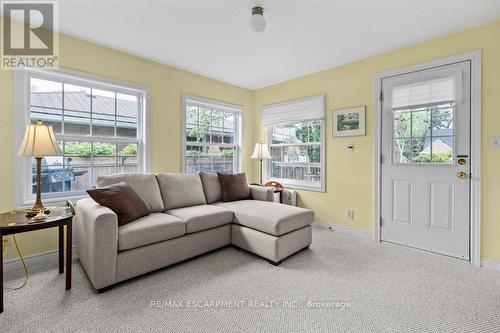58 Wycliffe Avenue, Hamilton, ON - Indoor Photo Showing Living Room