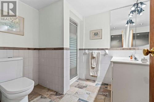 58 Wycliffe Avenue, Hamilton, ON - Indoor Photo Showing Bathroom