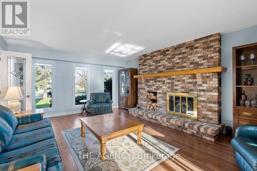 3903 Treeline Drive, Severn, ON - Indoor Photo Showing Living Room With Fireplace