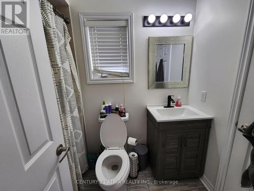 201 Cowling Heights, Peterborough, ON - Indoor Photo Showing Bathroom