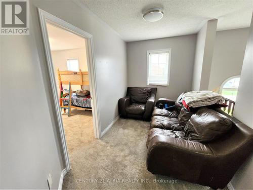 201 Cowling Heights, Peterborough, ON - Indoor