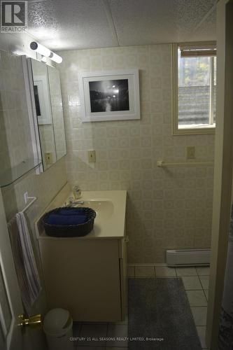 192 Golden Shores Road, Bancroft, ON - Indoor Photo Showing Bathroom