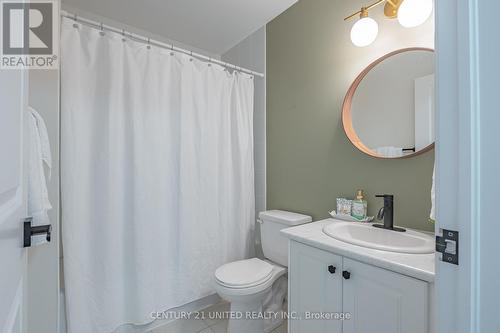 794 Broadway Boulevard, Peterborough, ON - Indoor Photo Showing Bathroom