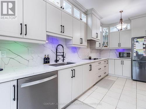 24 Mellowood Avenue, Brampton, ON - Indoor Photo Showing Kitchen With Double Sink