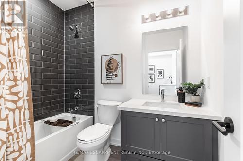 114 - 470 Dundas Street E, Hamilton, ON - Indoor Photo Showing Bathroom