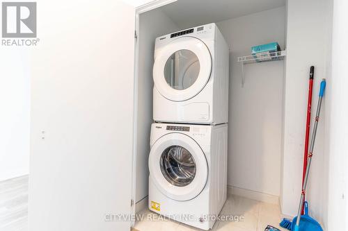 2712 - 4055 Parkside Village Drive, Mississauga, ON - Indoor Photo Showing Laundry Room