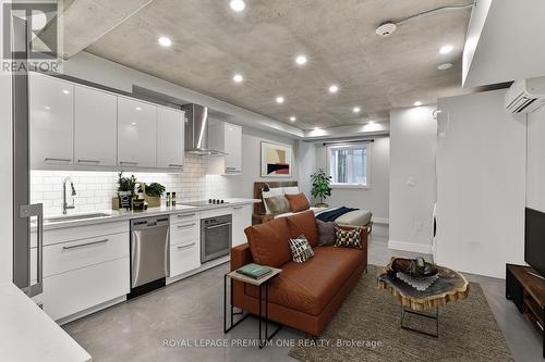 4 - 1745 Keele Street, Toronto, ON - Indoor Photo Showing Kitchen With Upgraded Kitchen