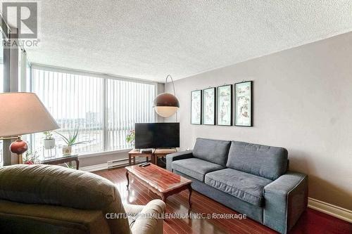 902 - 4450 Tucana Court, Mississauga, ON - Indoor Photo Showing Living Room