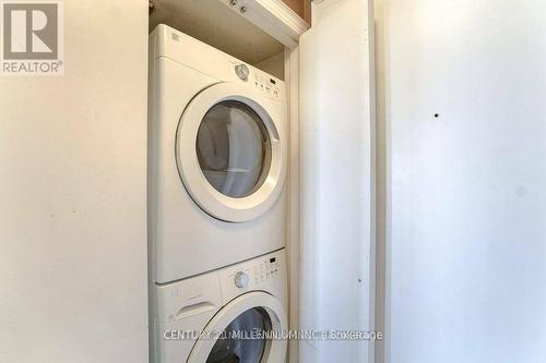 902 - 4450 Tucana Court, Mississauga, ON - Indoor Photo Showing Laundry Room