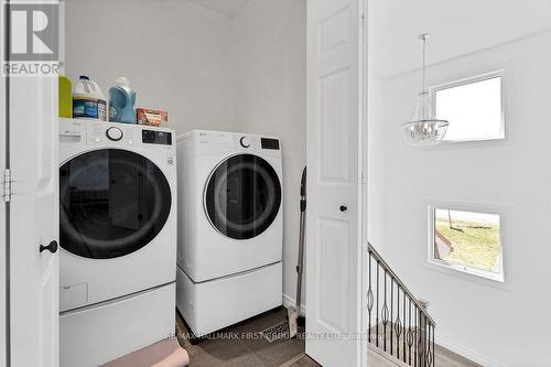16585 Jane Street, King, ON - Indoor Photo Showing Laundry Room