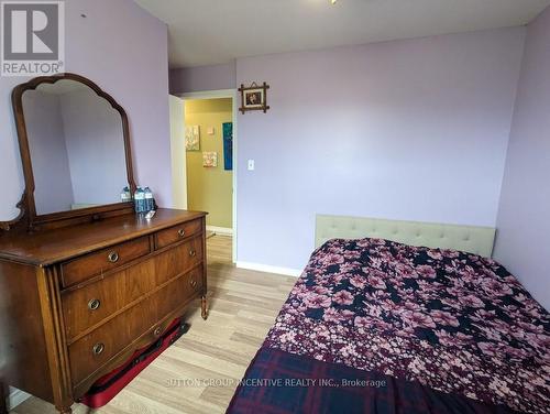 2100 Killarney Beach Road, Innisfil, ON - Indoor Photo Showing Bedroom