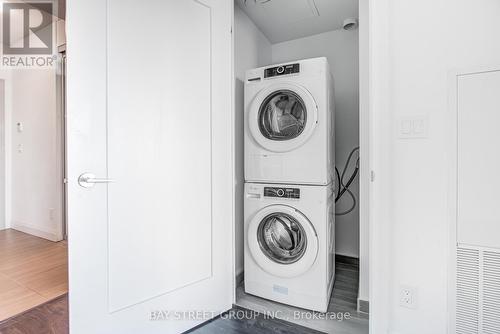 517 - 396 Highway 7 E, Richmond Hill, ON - Indoor Photo Showing Laundry Room