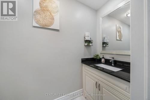 34 Lamp Crescent, Vaughan, ON - Indoor Photo Showing Bathroom