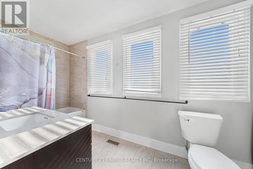34 Lamp Crescent, Vaughan, ON - Indoor Photo Showing Bathroom