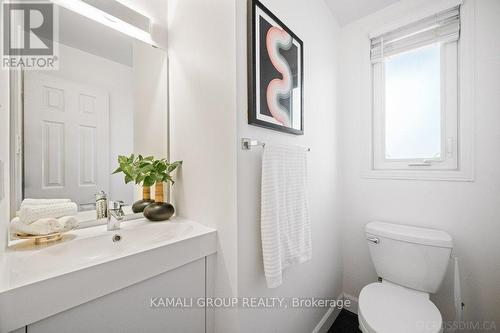 32 Elena Crescent, Vaughan, ON - Indoor Photo Showing Bathroom