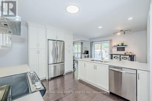 4 Lowrie Lane, Guelph/Eramosa, ON - Indoor Photo Showing Kitchen With Double Sink