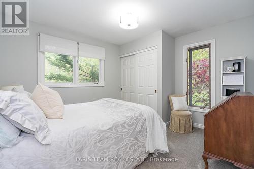 2904 20Th Side Road, New Tecumseth, ON - Indoor Photo Showing Bedroom