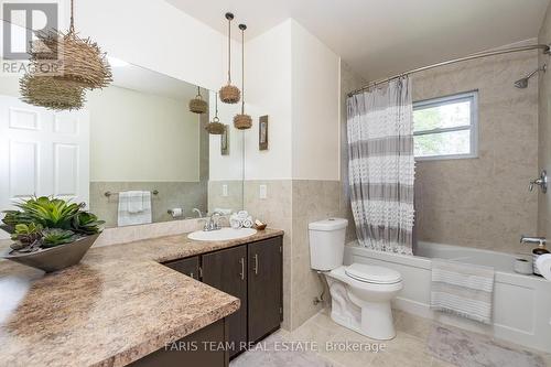 2904 20Th Side Road, New Tecumseth, ON - Indoor Photo Showing Bathroom