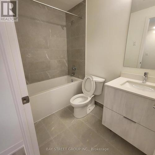 1006 - 14 David Eyer Road, Richmond Hill, ON - Indoor Photo Showing Bathroom