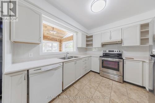 185 Tupper Street W, New Tecumseth, ON - Indoor Photo Showing Kitchen With Double Sink