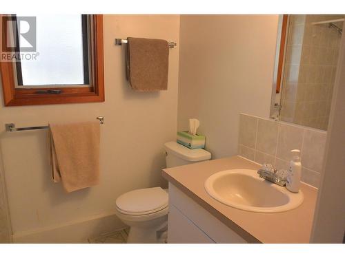 516 Dennis Road, Quesnel, BC - Indoor Photo Showing Laundry Room