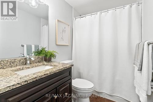 717 Downview Crescent, Oshawa, ON - Indoor Photo Showing Bathroom