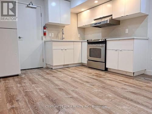 10 Hopperton Drive, Toronto, ON - Indoor Photo Showing Kitchen