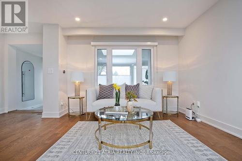 10 Hopperton Drive, Toronto, ON - Indoor Photo Showing Living Room