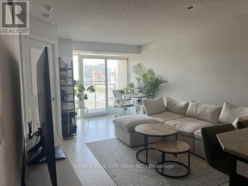 1013 - 125 Western Battery Road, Toronto, ON - Indoor Photo Showing Living Room
