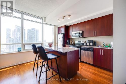 3204 - 55 Bremner Boulevard, Toronto, ON - Indoor Photo Showing Kitchen