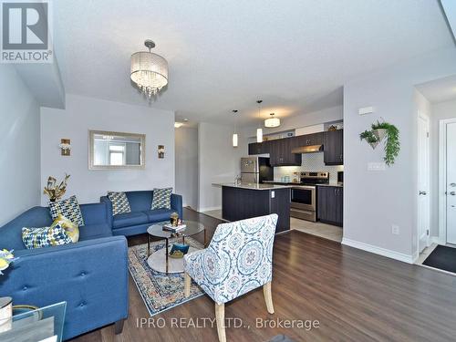103 - 1725 Adirondack Chase, Pickering, ON - Indoor Photo Showing Living Room