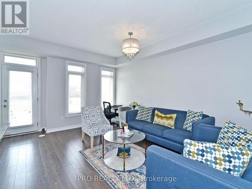 103 - 1725 Adirondack Chase, Pickering, ON - Indoor Photo Showing Living Room