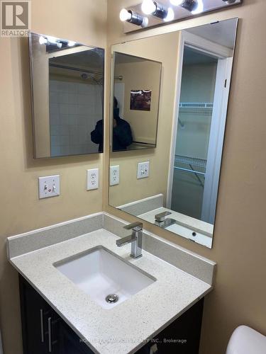 401 - 5235 Finch Avenue E, Toronto, ON - Indoor Photo Showing Bathroom