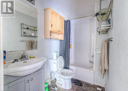 245 Ainslie Street S, Cambridge, ON - Indoor Photo Showing Bathroom