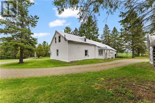 Farmhouse - 1005 Maple Hill Road, Oxford Station, ON 