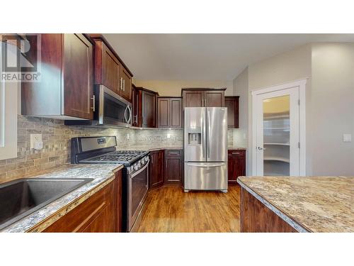 8300 Gallagher Lake Frontage Road Unit# 89, Oliver, BC - Indoor Photo Showing Kitchen With Stainless Steel Kitchen