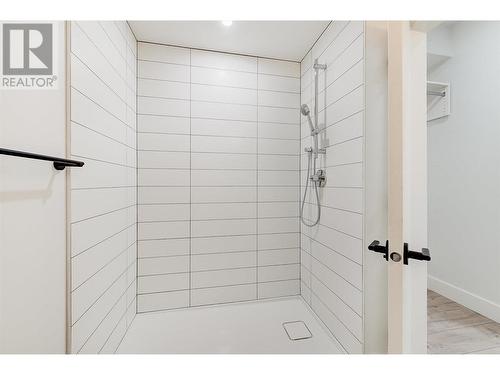 1220 Pacific Avenue Unit# 509, Kelowna, BC - Indoor Photo Showing Bathroom
