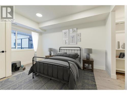 1220 Pacific Avenue Unit# 509, Kelowna, BC - Indoor Photo Showing Bedroom
