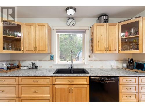 5582 Hartnell Road, Vernon, BC - Indoor Photo Showing Kitchen With Double Sink