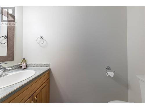 5582 Hartnell Road, Vernon, BC - Indoor Photo Showing Bathroom