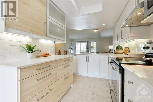 124 Briston Private, Ottawa, ON - Indoor Photo Showing Kitchen With Upgraded Kitchen